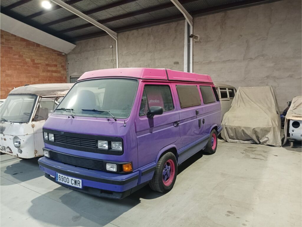 camper morada y rosa