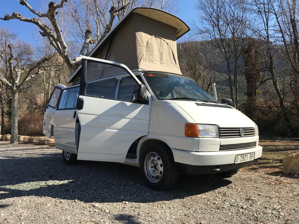 camper con techo subido